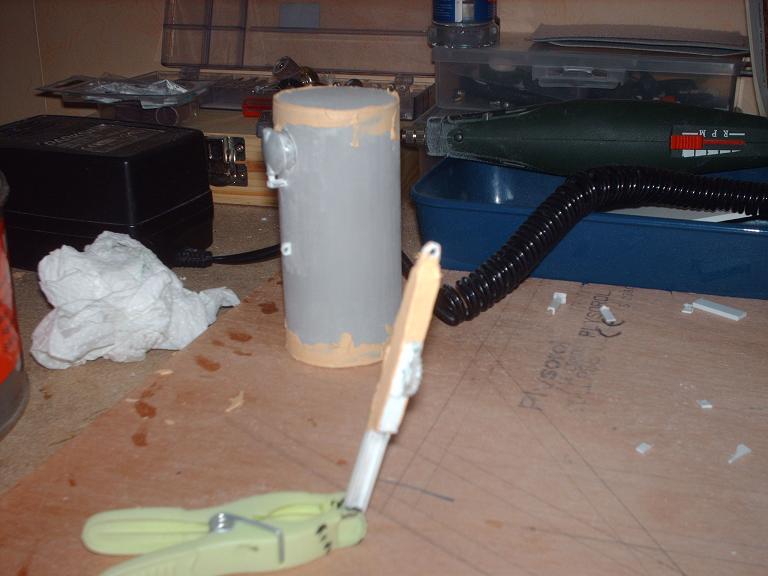 tonne a eau premier coup de peinture hpim3630